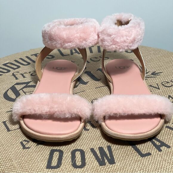 UGG Pink Fluff Springs Patent Ankle Strap fuzzy Faux Fur Open Toe Sandals Size 6 - Picture 6 of 9